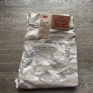 Levi’s High Rise Super Skinny Cropped W28